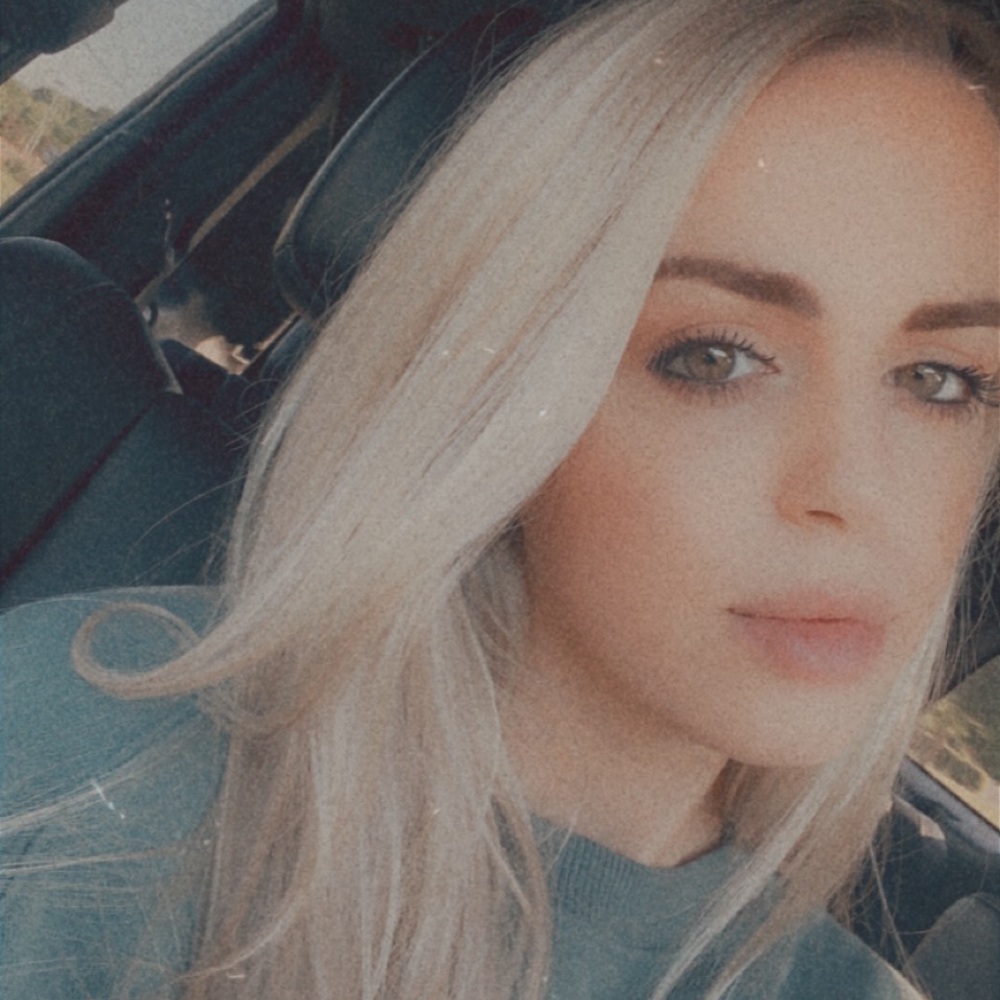 Meet your Posher, Courtney